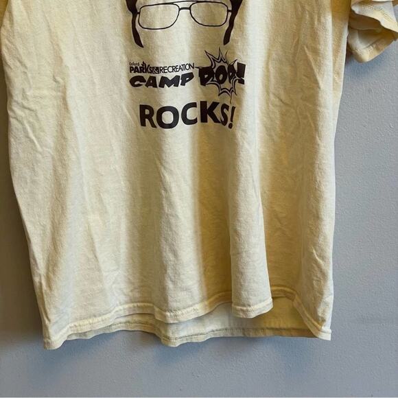 Vintage L short sleeve t-shirt Dwight Shrut STAFF Gildan 1990s - Picture 3 of 8